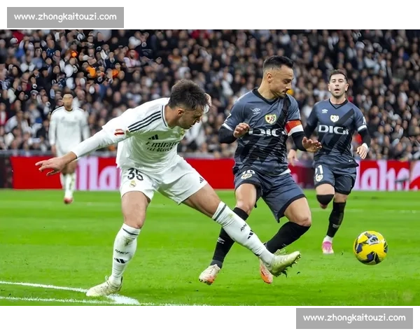 榜首易主引发行业格局重塑强者对决悬念再起谁将问鼎巅峰之位